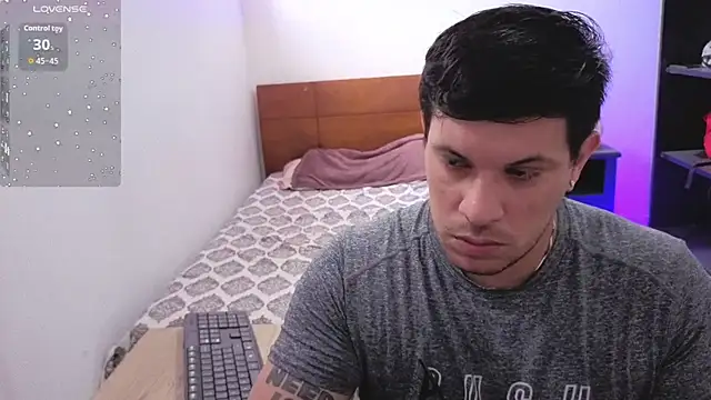 Snapshot of ryden_01 chatting on 04/16/26, 06:19 ryden 01 online show from 04/16/26, 06:19