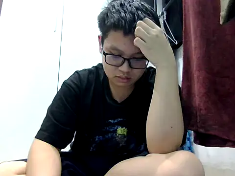 Snapshot of loveninja chatting on 04/01/26, 12:06 loveninja online show from 04/01/26, 12:06