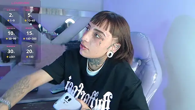 Gyal 8  online show from 10/23/25, 08:51