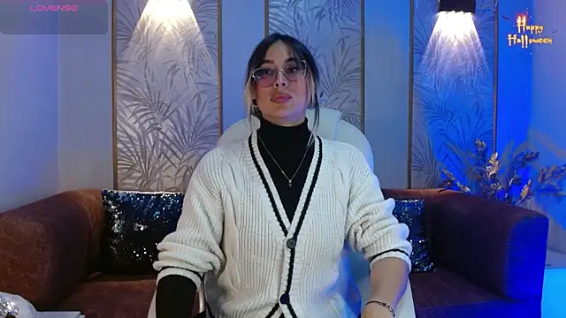 Snapshot of LunaaGrey_ chatting on 10/14/25, 03:29 LunaaGrey  online show from 10/14/25, 03:29