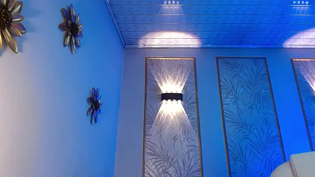 Snapshot of LunaaGrey_ chatting on 10/20/25, 03:40 LunaaGrey  online show from 10/20/25, 03:40