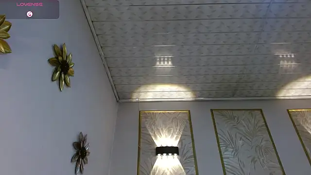 Snapshot of LunaaGrey_ chatting on 10/23/25, 03:39 LunaaGrey  online show from 10/23/25, 03:39