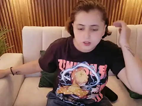 Snapshot of dirty_feelena chatting on 11/21/25, 05:00 dirty feelena online show from 11/21/25, 05:00