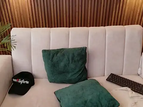 Snapshot of dirty_feelena chatting on 11/22/25, 06:07 dirty feelena online show from 11/22/25, 06:07