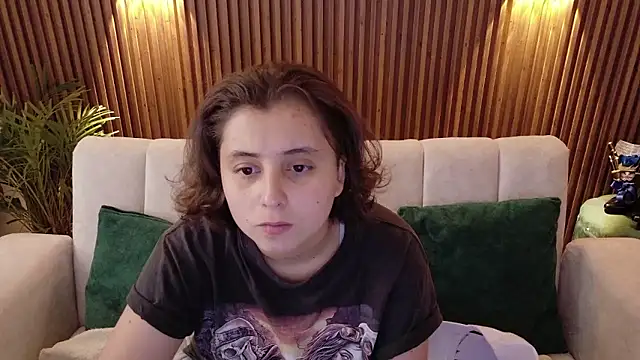 Snapshot of dirty_feelena chatting on 11/28/25, 04:53 dirty feelena online show from 11/28/25, 04:53