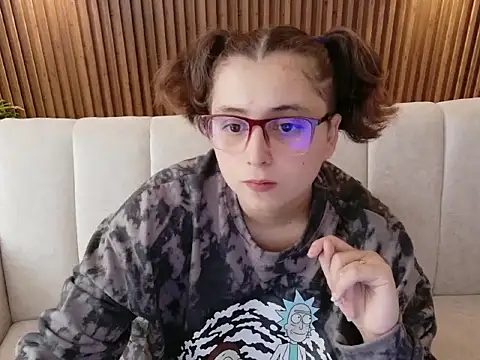 Snapshot of dirty_feelena chatting on 11/30/25, 06:01 dirty feelena online show from 11/30/25, 06:01