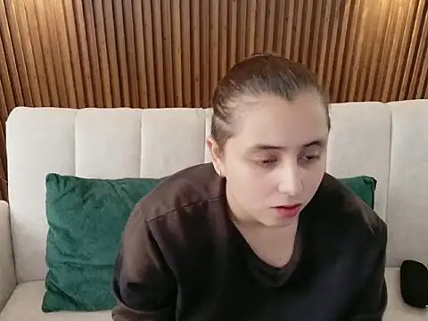 Snapshot of dirty_feelena chatting on 12/16/25, 05:40 dirty feelena online show from 12/16/25, 05:40