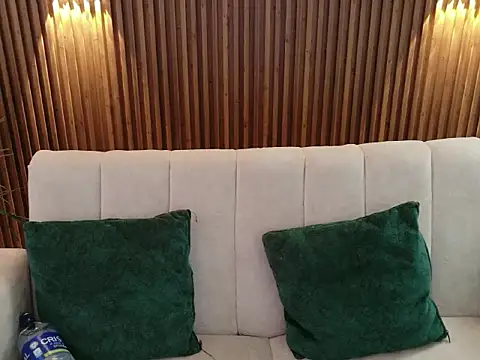 Snapshot of dirty_feelena chatting on 12/18/25, 04:46 dirty feelena online show from 12/18/25, 04:46