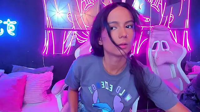 Snapshot of Star_Liight chatting on 10/20/25, 08:53 Star Liight online show from 10/20/25, 08:53