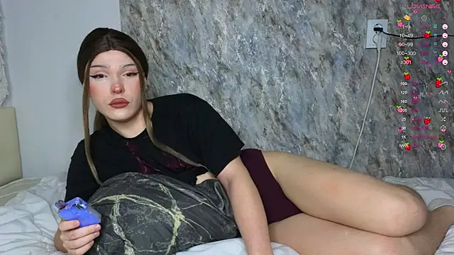 Snapshot of Michelle_Jacksonn chatting on 10/31/25, 03:13 Michelle Jacksonn online show from 10/31/25, 03:13