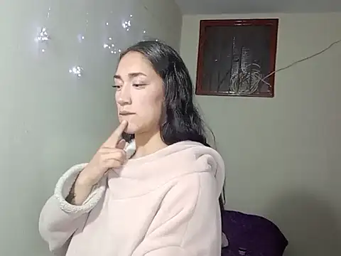 Snapshot of Miia__strog chatting on 12/15/25, 02:27 Miia strog online show from 12/15/25, 02:27