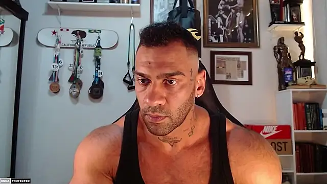 Snapshot of henryhadesflirt chatting on 09/25/25, 12:53 henryhadesflirt online show from 09/25/25, 12:53