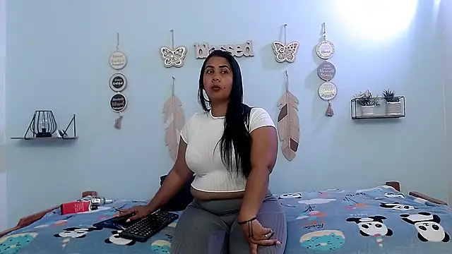 evannesanicol08 online show from 10/16/25, 02:07