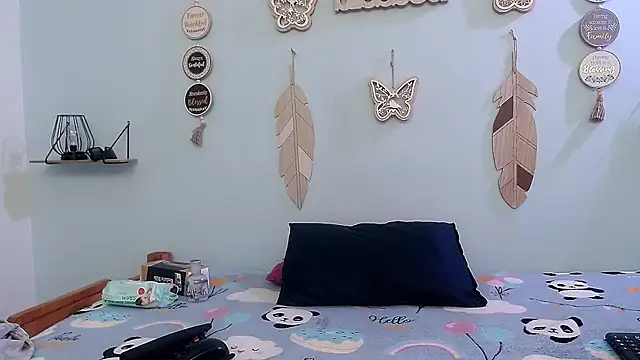 evannesanicol08 online show from 10/26/25, 02:23