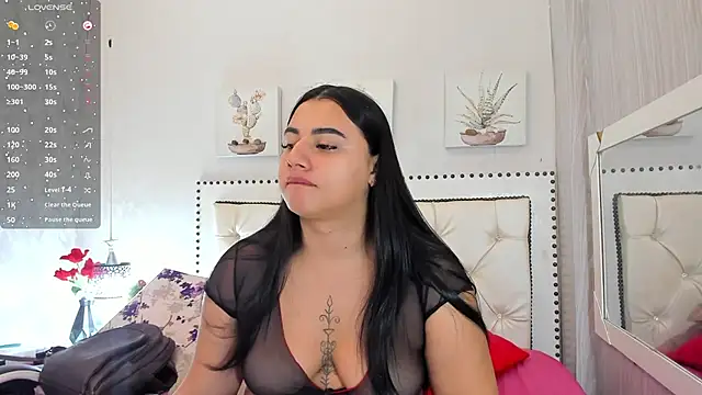 Snapshot of _jade_01 chatting on 06/17/26, 01:45 jade 01 online show from 06/17/26, 01:45