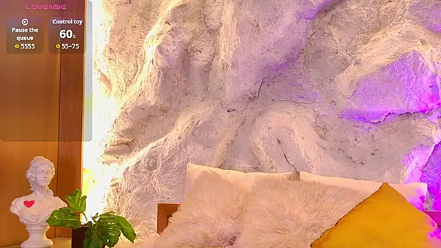 Snapshot of Stellaciel_ chatting on 03/30/26, 10:11 Stellaciel online show from 03/30/26, 10:11