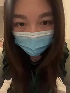 Snapshot of fioralba chatting on 03/25/26, 01:44 fioralba online show from 03/25/26, 01:44