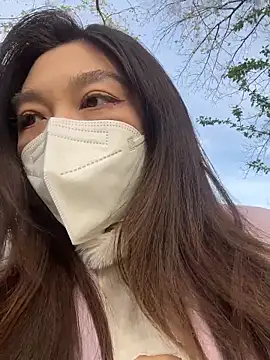 Snapshot of fioralba chatting on 03/28/26, 03:33 fioralba online show from 03/28/26, 03:33