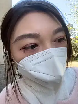 Snapshot of fioralba chatting on 03/29/26, 01:22 fioralba online show from 03/29/26, 01:22