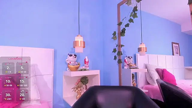 PenelopeBond online show from 10/17/25, 02:08