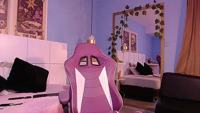 PenelopeBond online show from 11/28/25, 06:05