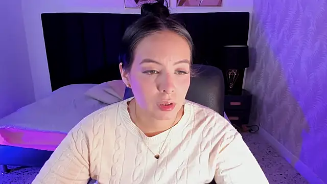 camiladuke7 online show from 10/01/25, 07:42