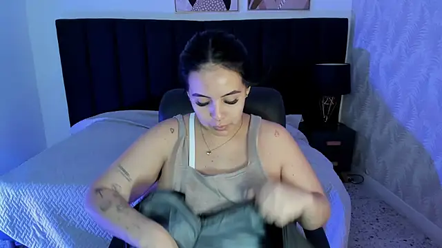 camiladuke7 online show from 10/09/25, 07:34