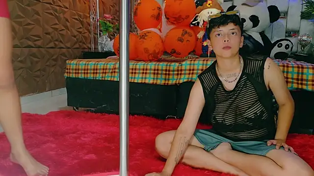 Twindesires online show from 10/29/25, 05:20