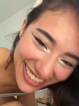 Snapshot of Rouse_Monroe chatting on 03/16/26, 02:10 Rouse Monroe online show from 03/16/26, 02:10