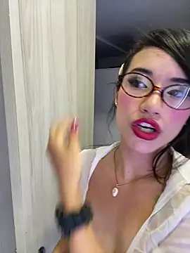 Snapshot of Rouse_Monroe chatting on 03/21/26, 01:21 Rouse Monroe online show from 03/21/26, 01:21