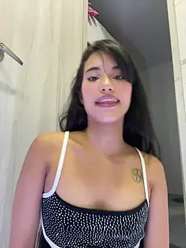 Snapshot of Rouse_Monroe chatting on 04/08/26, 02:44 Rouse Monroe online show from 04/08/26, 02:44