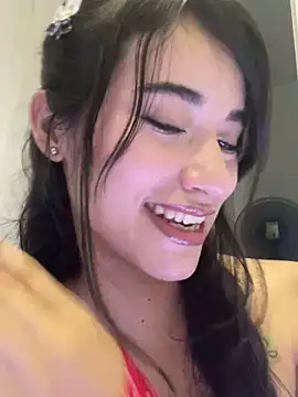 Snapshot of Rouse_Monroe chatting on 04/28/26, 03:22 Rouse Monroe online show from 04/28/26, 03:22