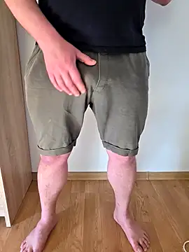 Snapshot of Pozbihet87spons chatting on 04/04/26, 02:47 Pozbihet87spons online show from 04/04/26, 02:47