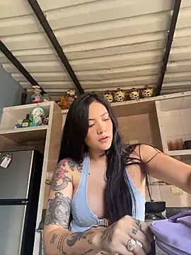 liahouses online show from 11/02/25, 02:52