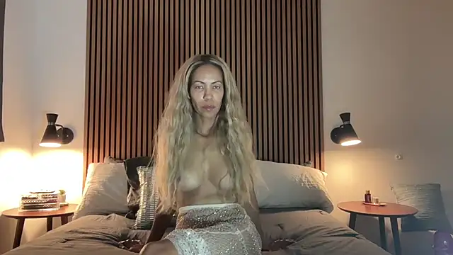 Snapshot of sweetangie_x chatting on 10/17/25, 12:58 sweetangie x online show from 10/17/25, 12:58