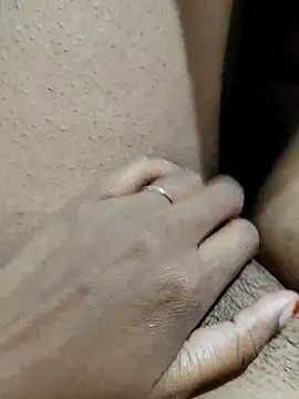 Snapshot of auntybbk chatting on 10/12/25, 04:22 auntybbk online show from 10/12/25, 04:22