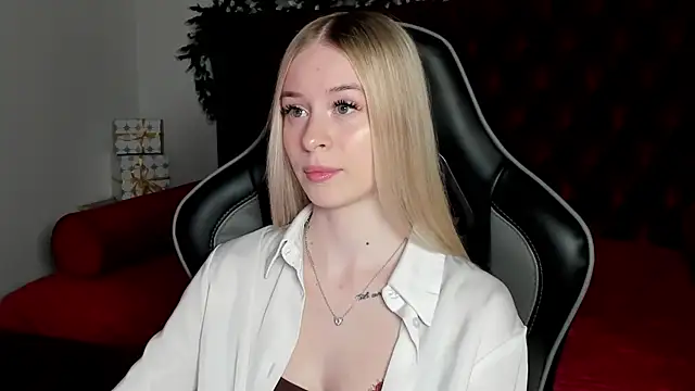 MiaGraces online show from 12/15/25, 05:17