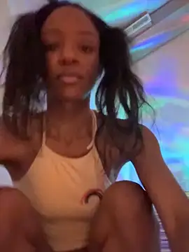 Snapshot of LoveDreaux chatting on 02/11/26, 01:43 LoveDreaux online show from 02/11/26, 01:43