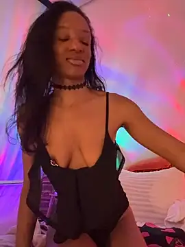 Snapshot of LoveDreaux chatting on 02/21/26, 12:33 LoveDreaux online show from 02/21/26, 12:33