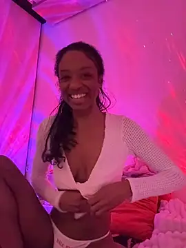 Snapshot of LoveDreaux chatting on 03/11/26, 03:01 LoveDreaux online show from 03/11/26, 03:01