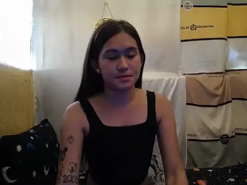 Snapshot of girlyesha chatting on 10/11/25, 03:50 girlyesha online show from 10/11/25, 03:50