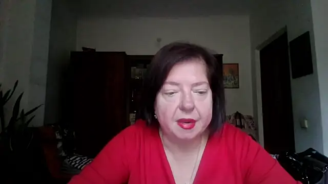 Snapshot of Violet_Pulse chatting on 10/28/25, 08:29 Violet Pulse online show from 10/28/25, 08:29