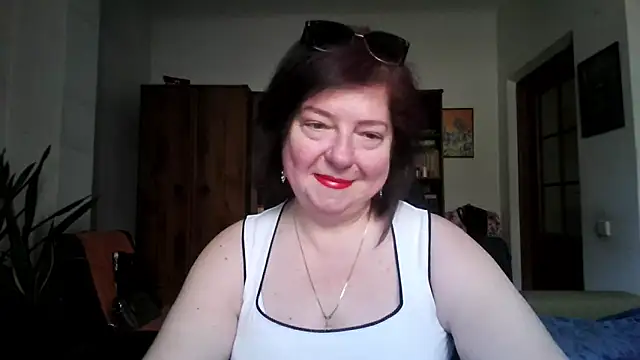 Snapshot of Violet_Pulse chatting on 04/28/26, 01:16 Violet Pulse online show from 04/28/26, 01:16