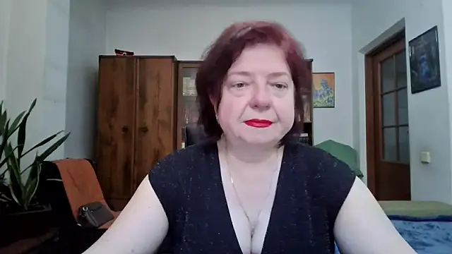 Snapshot of Violet_Pulse chatting on 05/27/26, 04:04 Violet Pulse online show from 05/27/26, 04:04