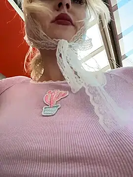 Snapshot of RonnieKiss chatting on 03/11/26, 03:12 RonnieKiss online show from 03/11/26, 03:12