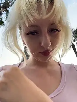 Snapshot of RonnieKiss chatting on 03/12/26, 10:54 RonnieKiss online show from 03/12/26, 10:54