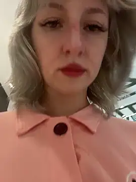 Snapshot of RonnieKiss chatting on 03/22/26, 12:19 RonnieKiss online show from 03/22/26, 12:19