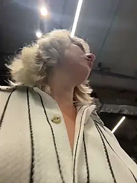 Snapshot of RonnieKiss chatting on 03/28/26, 12:49 RonnieKiss online show from 03/28/26, 12:49