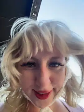 Snapshot of RonnieKiss chatting on 04/05/26, 09:17 RonnieKiss online show from 04/05/26, 09:17