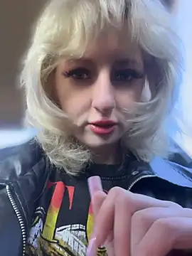 Snapshot of RonnieKiss chatting on 04/09/26, 05:07 RonnieKiss online show from 04/09/26, 05:07